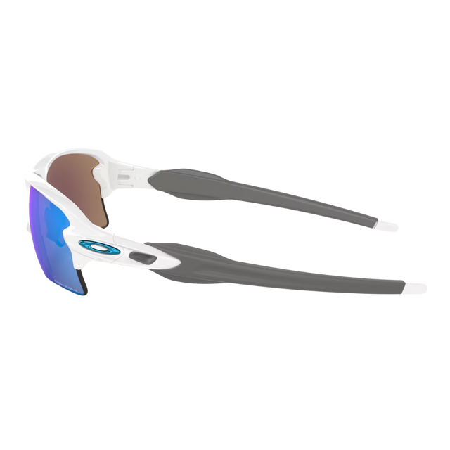 Oakley-Flak-2.0-XL-pol-white-Prizm-sapphire-side-side