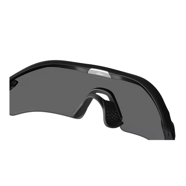 Oakley-Radar-EV-plate-matte-black-prizim-black-inside