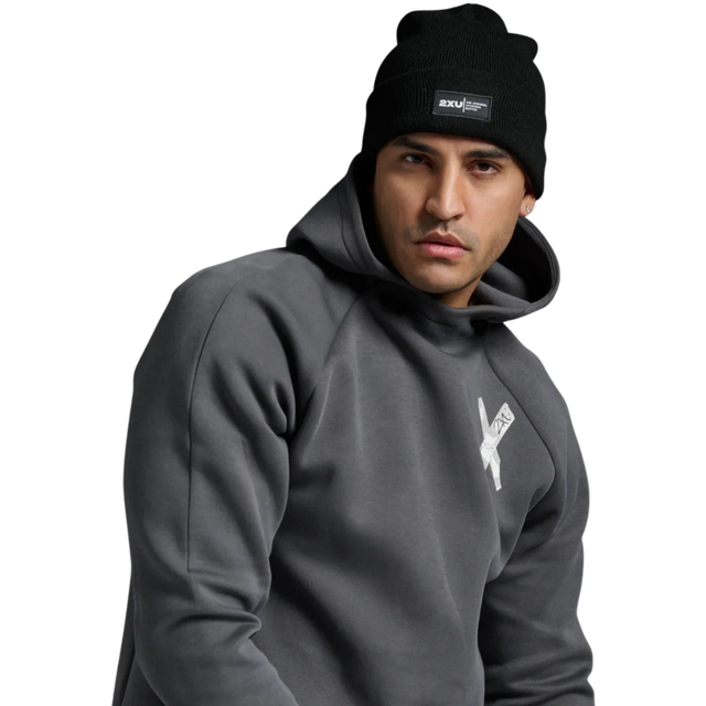 2XU-Commute-Beanie-Black-White-lifestyle