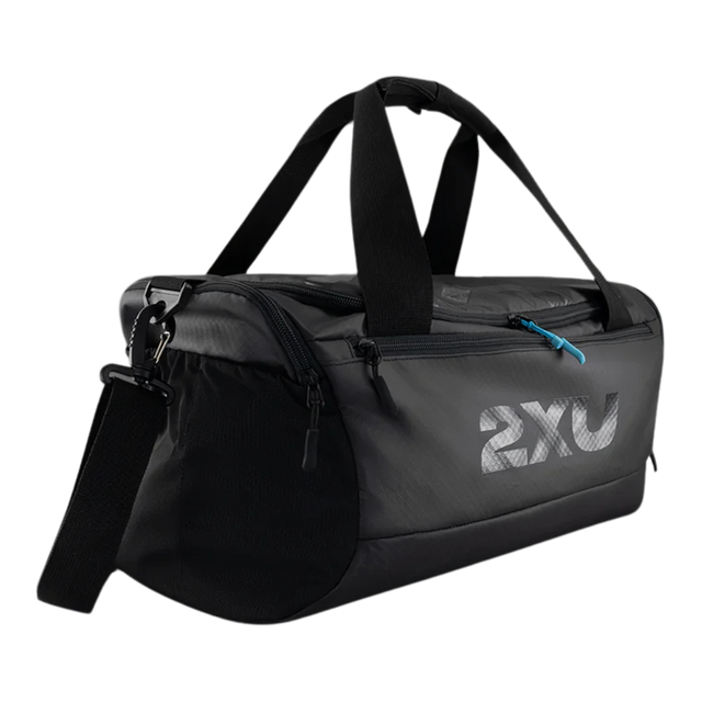 2XU-Gym-Bag-Black-side