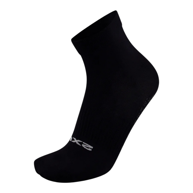 2XU-Performance-Crew-Grip-Socks-Chalk-black