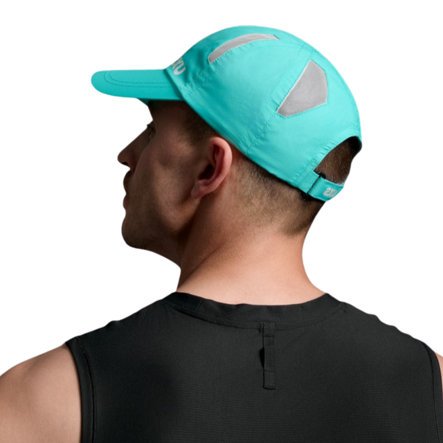 2XU-run-cap-arorua-white-back-side