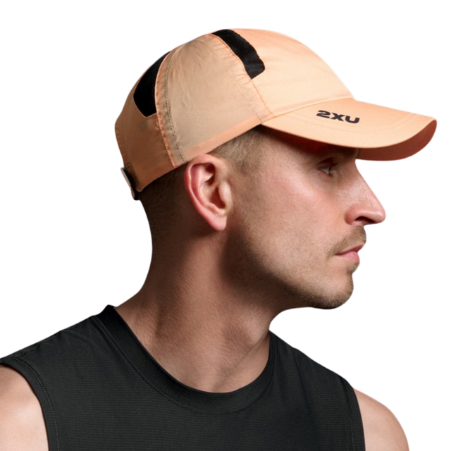 2XU-run-cap-peach-black-side