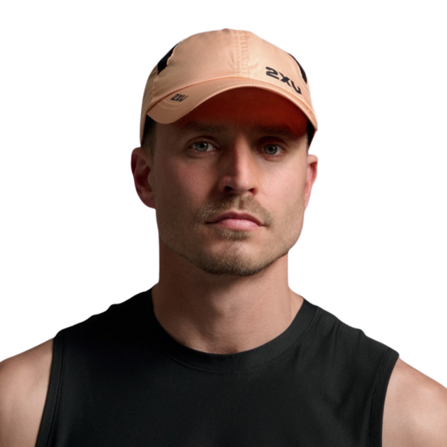 2XU-run-cap-peach-black