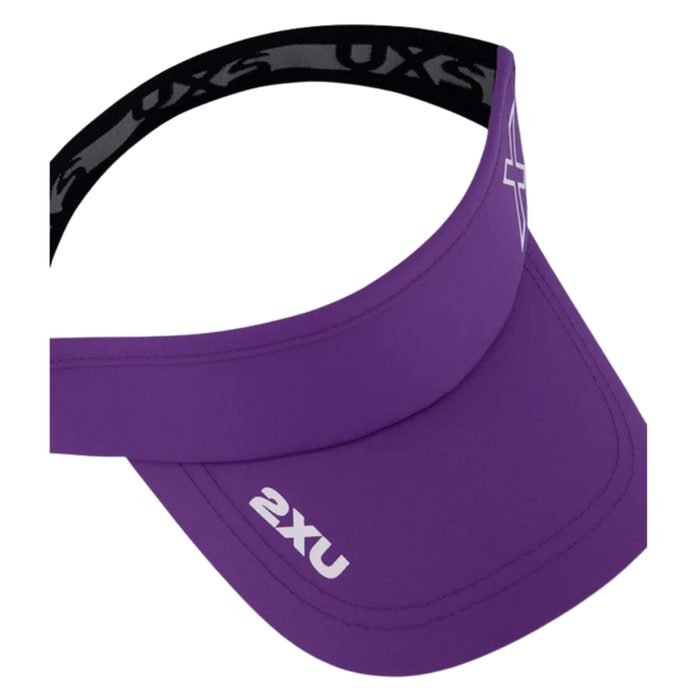 2xu-performance-visor-pureple-white-close