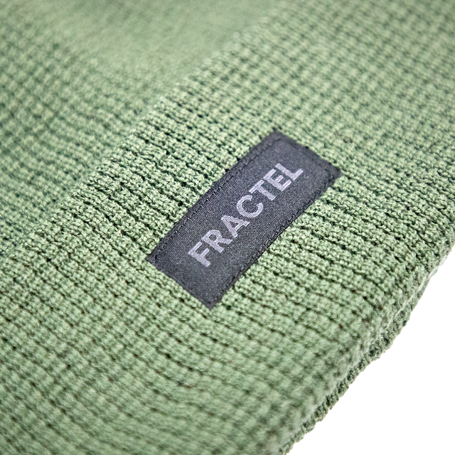 Fractel-Running-beanie-tropica-close-2