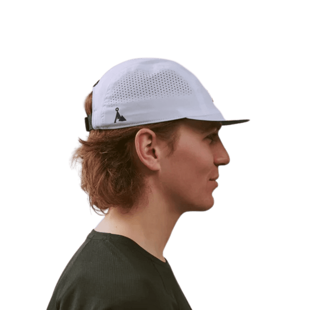 VÅGA - Feather Racing Cap - White - Aid Station