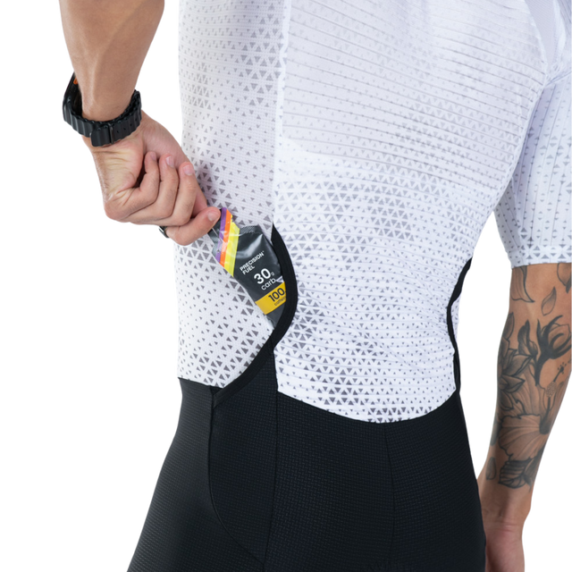 Zoot Men's Elite P1 Tri Aero FZ Racesuit in Sonic White colourway - close-up of back gel pocket