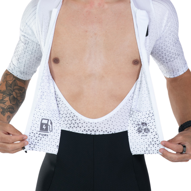 Zoot Men's Elite P1 Tri Aero FZ Racesuit in Sonic White colourway - close-up of jersey pockets