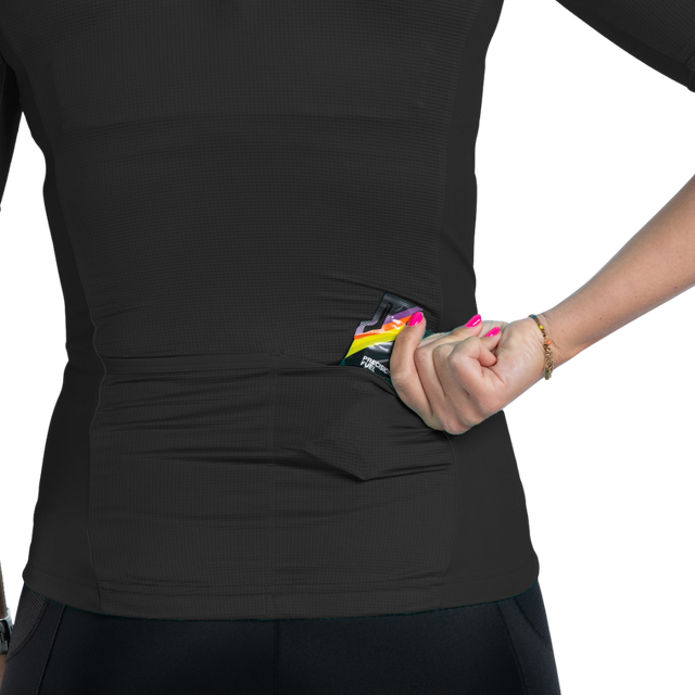 Zoot Women's Core Tri Jersey in Jet Black colourway - close-up of rear pocket